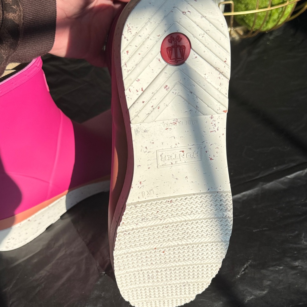 Hunter Women's Fuchsia Rain Boots - Picture 4 of 5